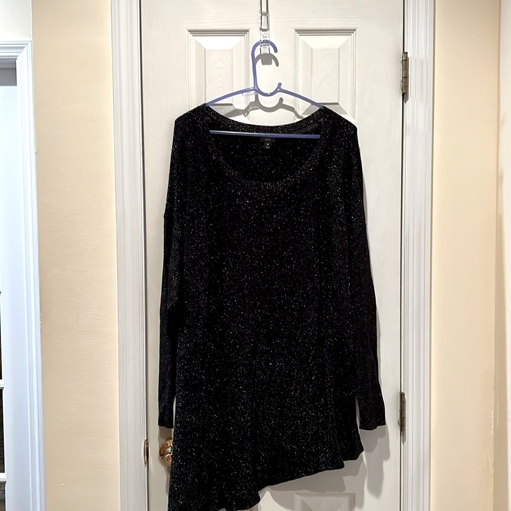Flattering Black Sweater Tunic Style